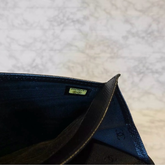 EUC CHANEL long wallet coco black/ gold full inclusion - Picture 3 of 15